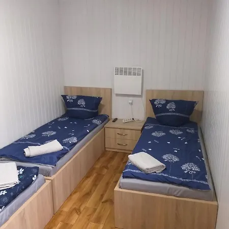- 2 Sypialnie, Kuchnia, Lazienka - 6 Osobowy N6 - Freezerhause Izdebno- Noclegigrodziskpl 792-535-535 *