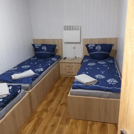- 2 Sypialnie, Kuchnia, Lazienka - 6 Osobowy N6 - Freezerhause Izdebno- Noclegigrodziskpl 792-535-535 Izdebno Koscielne
