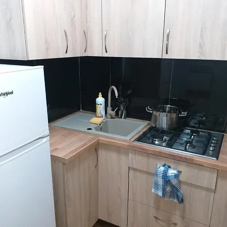 - 2 Sypialnie, Kuchnia, Lazienka - 6 Osobowy N6 - Freezerhause Izdebno- Noclegigrodziskpl 792-535-535