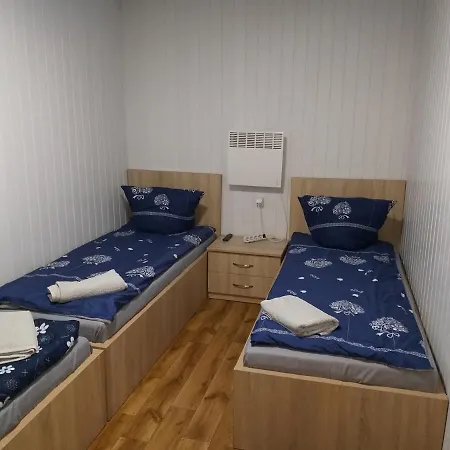 - 2 Sypialnie, Kuchnia, Lazienka - 6 Osobowy N6 - Freezerhause Izdebno- Noclegigrodziskpl 792-535-535