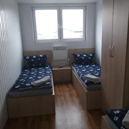 - 2 Sypialnie, Kuchnia, Lazienka - 6 Osobowy N6 - Freezerhause Izdebno- Noclegigrodziskpl 792-535-535 Izdebno Koscielne