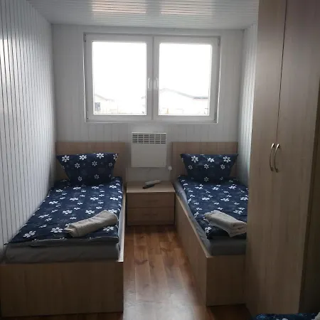 - 2 Sypialnie, Kuchnia, Lazienka - 6 Osobowy N6 - Freezerhause Izdebno- Noclegigrodziskpl 792-535-535 * Izdebno Koscielne