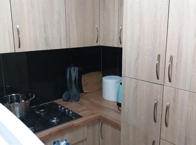 - 2 Sypialnie, Kuchnia, Lazienka - 6 Osobowy N6 - Freezerhause Izdebno- Noclegigrodziskpl 792-535-535 Διαμέρισμα *