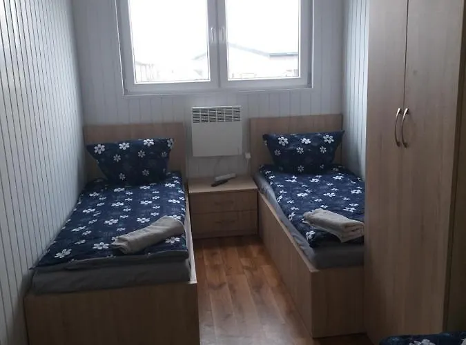 - 2 Sypialnie, Kuchnia, Lazienka - 6 Osobowy N6 - Freezerhause Izdebno- Noclegigrodziskpl 792-535-535 Izdebno Koscielne