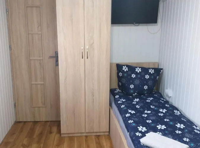 - 2 Sypialnie, Kuchnia, Lazienka - 6 Osobowy N6 - Freezerhause Izdebno- Noclegigrodziskpl 792-535-535 Διαμέρισμα *